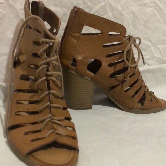 Rampage open toed booties size 7.5, Sandals - Picture 2 of 6